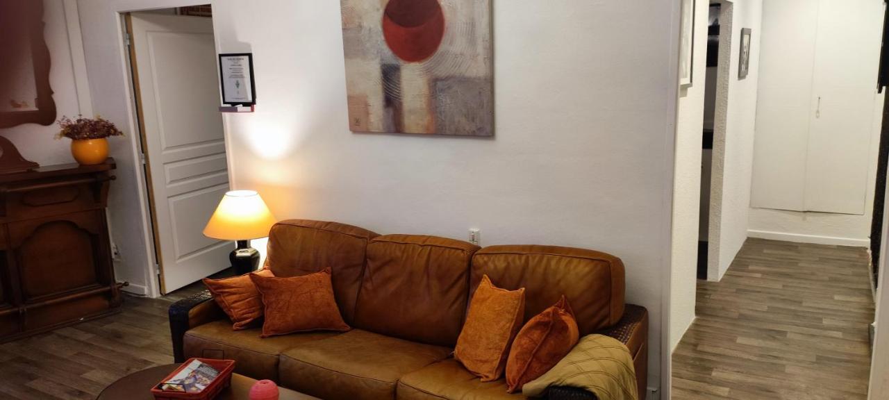 Au QUATRE, les Appartements Pézenas Extérieur photo