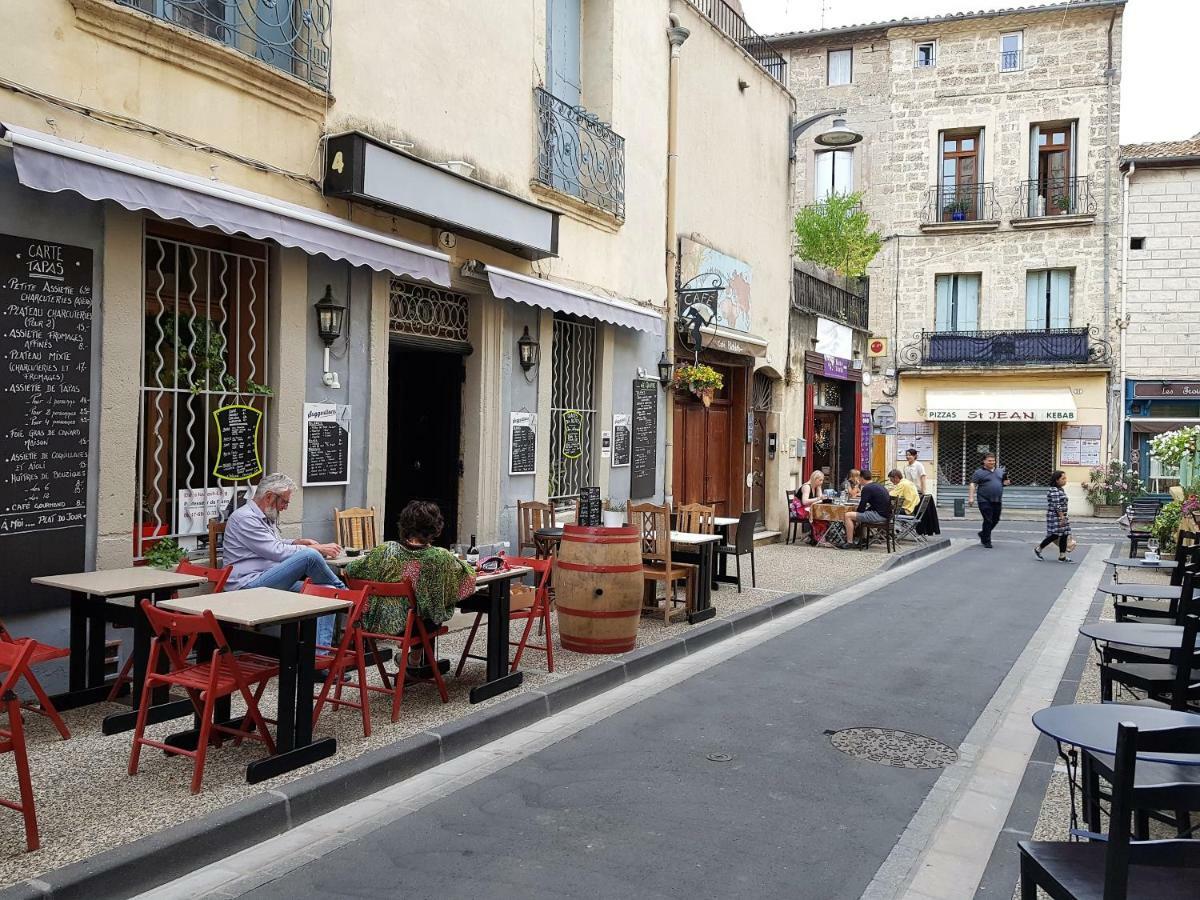 Au QUATRE, les Appartements Pézenas Extérieur photo